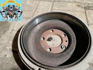 Замена задних тормозных колодок Skoda Oktavia Tour 1.6